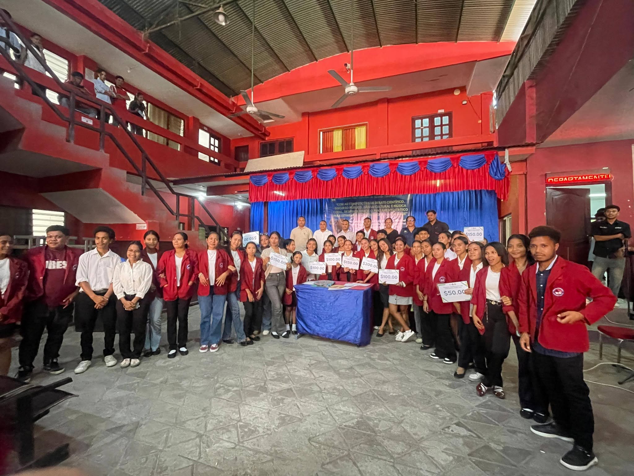 Estudante Fakuldade Engenharia partisipa no sai manan nain iha Programa Extra-Kurikuler Estrutura Senado Geral Universidade de Dili